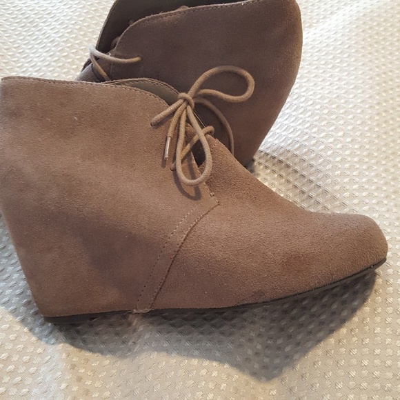 Dolce Vita Suede Wedge Lace Up Booties - Sz 8 - Picture 6 of 8